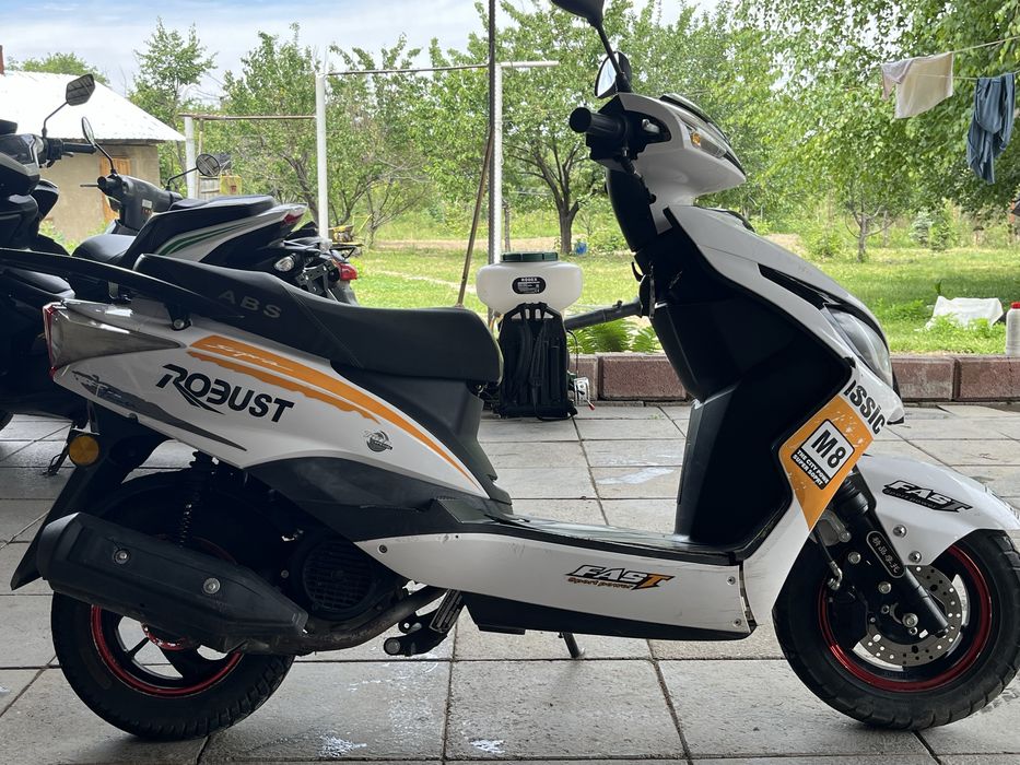 Продам мопед м8 срочно