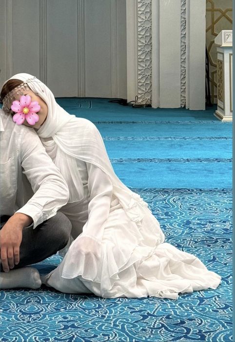 Белое платье для неке кию (никах), узату