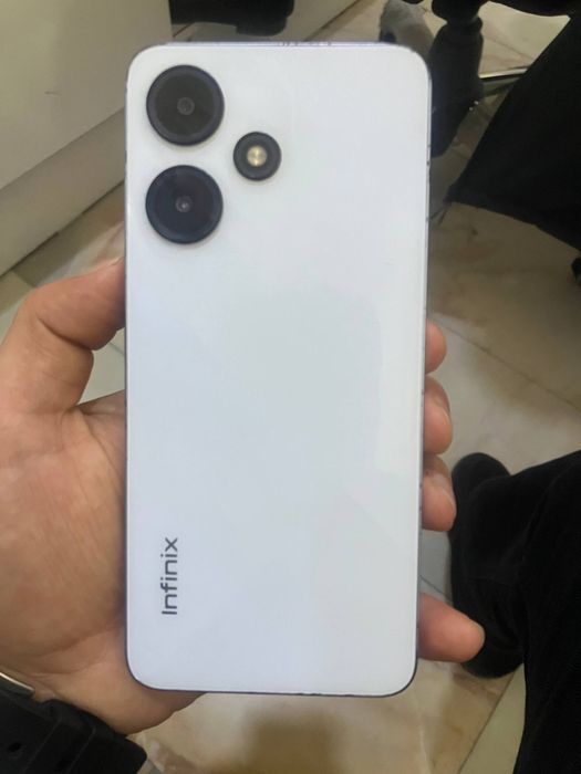 Infinix Hot30i ishlashi yaxwi garantiya