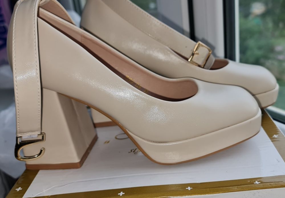 продам женские туфли