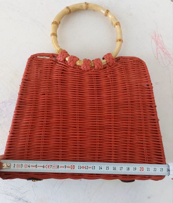 Продается сумка ротанговая
