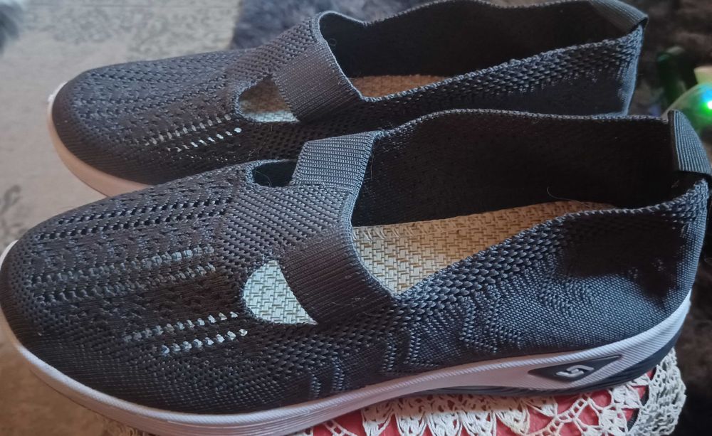 Дамски маратонки нови