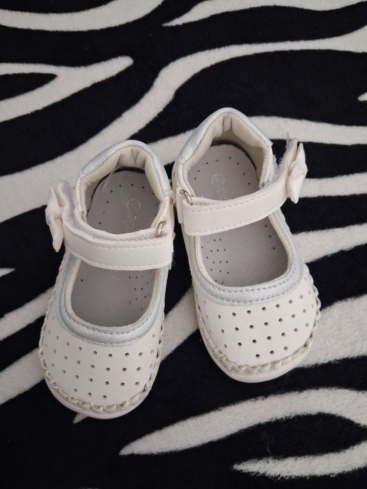 Sandale fetițe numărul 18