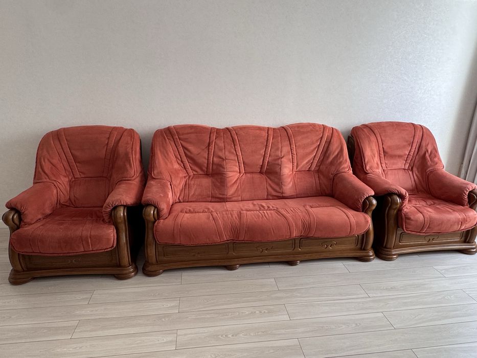 Продам комплект: диван + 2 кресла (белорусский дуб, велюр)