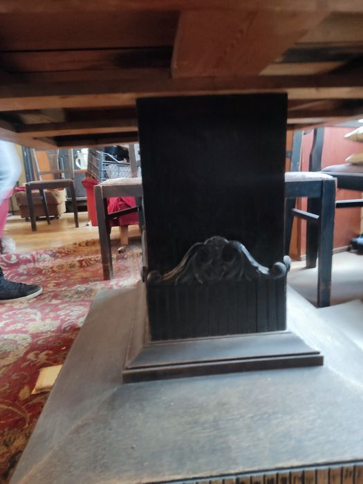 Стара маса със столове