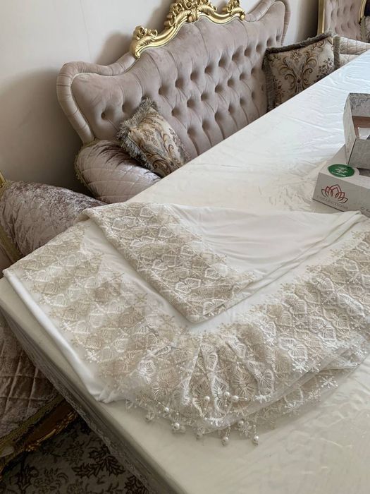 Turli xldagi dasturxonlar va salfetkalar