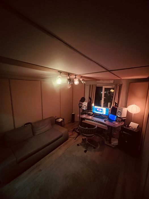 Studio Audio / Predare chirie(300 euro lunar cu tot cu utilitati)