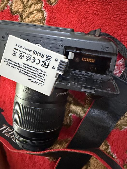 Canon EOS 600D Kit 18-55 II — как новая
