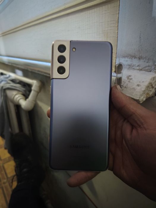 Samsung S21 plus 270$