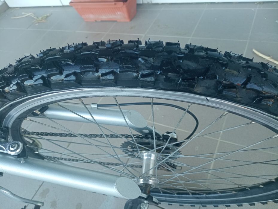 Bicicletă stare excepțională cauciucuri noi 0 km