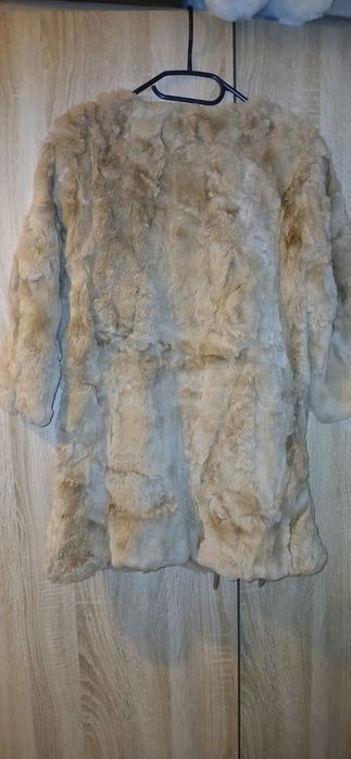 Blana naturala marimea L dar merge si M ! Superbă! Pret de bluza !
Cum