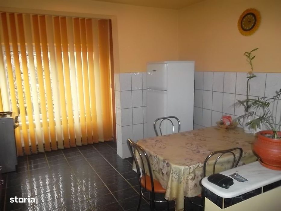 Inchiriez apartament 2 camere decomandat Deva, Mihai Viteazu, etaj 2,