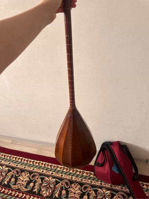 Домбыра с чехлом