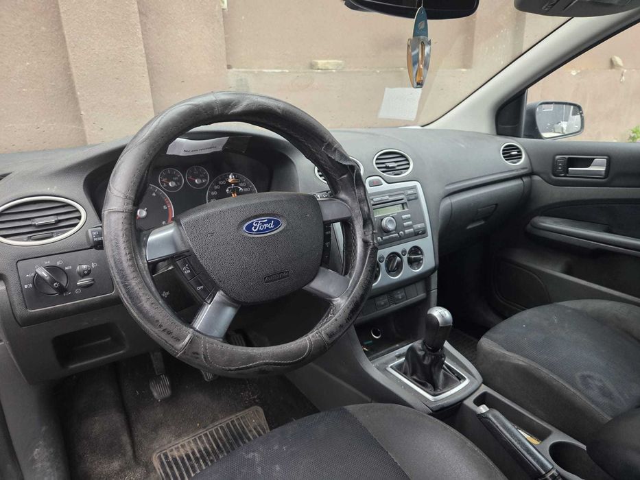 Ford Focus 2006 1.6 TDCI negru - necesita schimb Disc Ambreiaj aprox 2000 lei