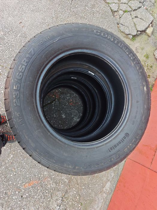 Продавам зимни гуми Continental 235/65/17