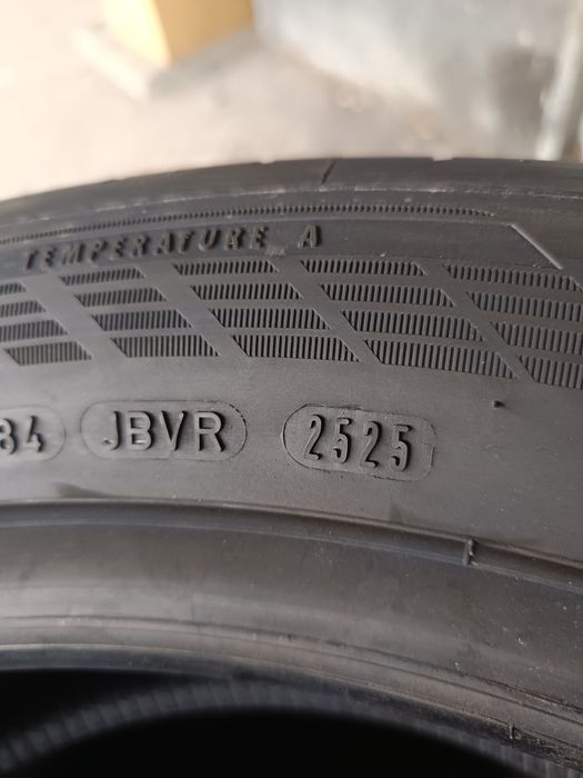 Летни гуми Good Year EAGLE F1-235/50/19цола