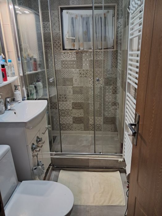 APARTAMENT de vânzare
