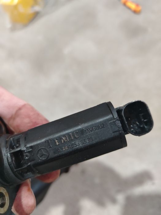 Датчик уровня масла мерседес