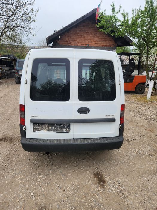 Опел комбо 1.4 90 на части/opel combo 1.4 90 na chasti