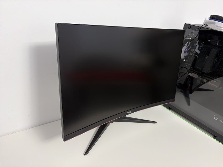 Monitor curbat AOC 27.5inch 165hz 1ms