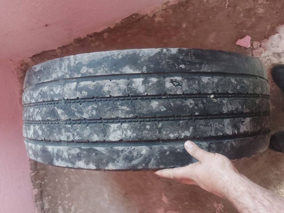 Шины  два для грузавыей машины