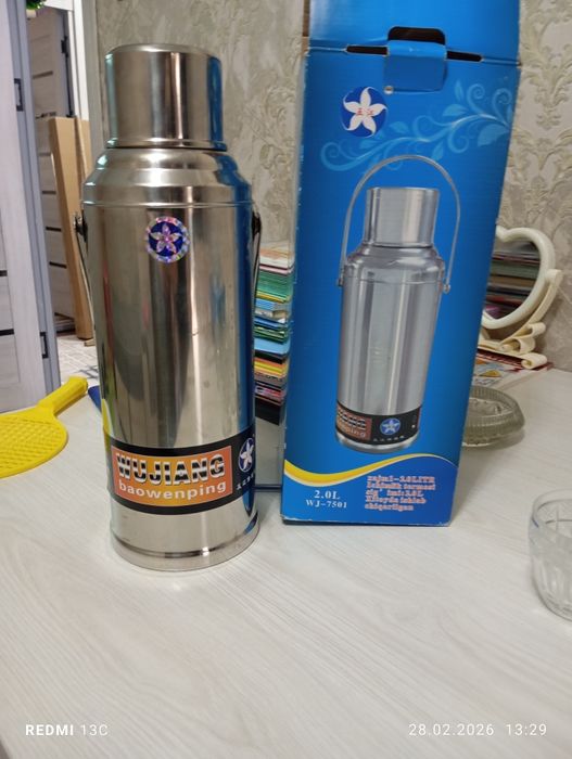 Термос новый 2литра