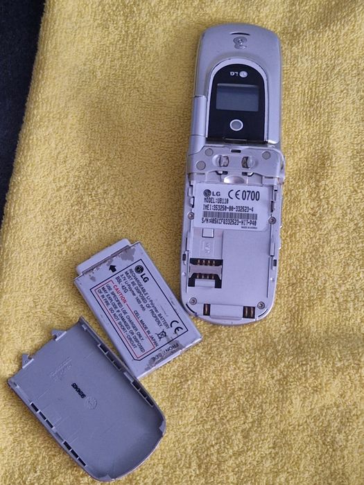 Telefon lg U8110
