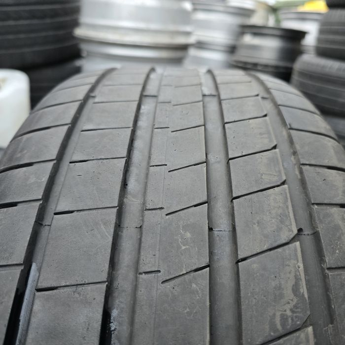 Anvelope vara 245 35 21