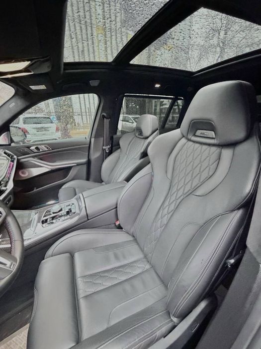BMW X7 2025 — 7