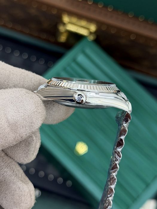 Rolex Date-Just 36mm Green Mint Dial Cal 3235