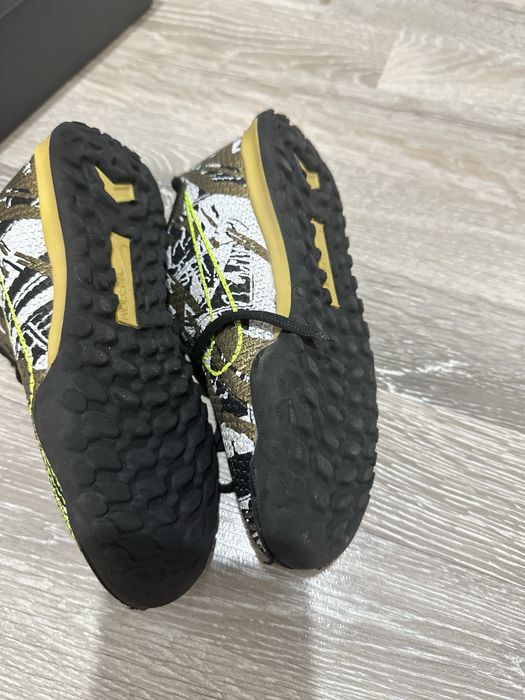 Футбольные бутсы