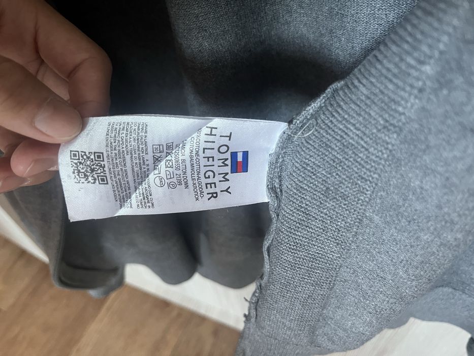 Продам оригинальную кофту Tommy Hilfiger