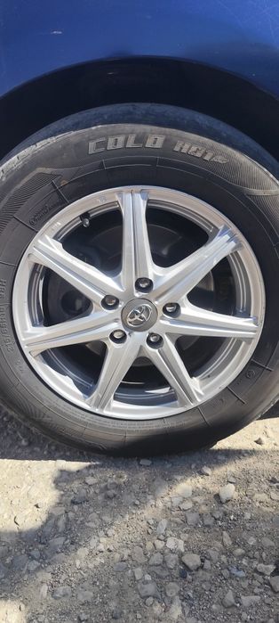 Продам диски r16 на Камри подходит