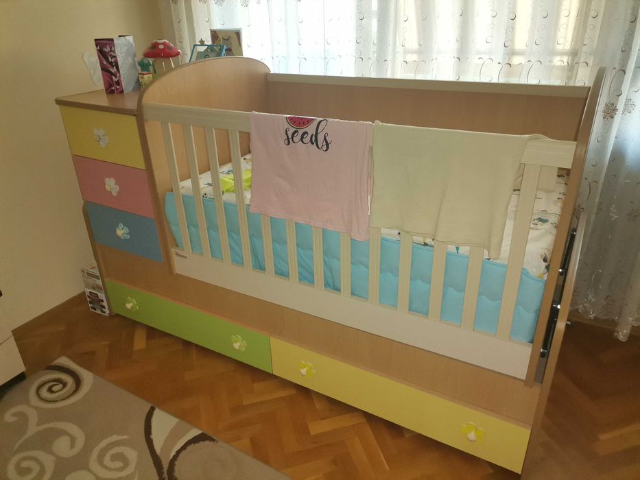 Гардероб, скрин, детско легло обзавеждане за детска стая