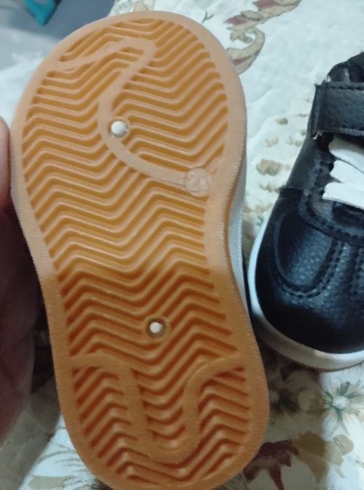 Кроссовки у отличном состоянии       .