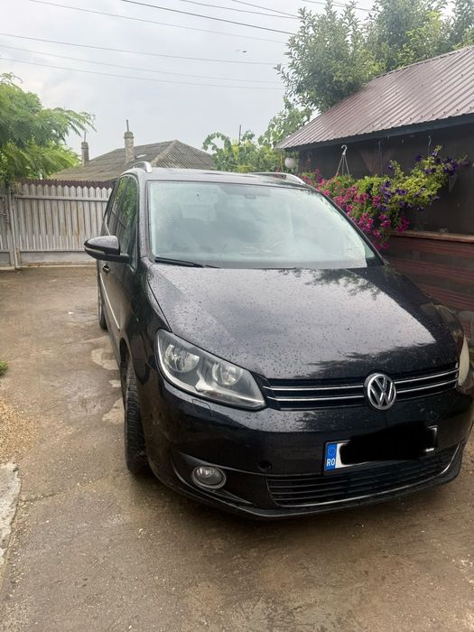 VOLKSWAGEN Touran 2010