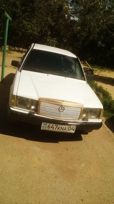 Мерседес Бенз 190