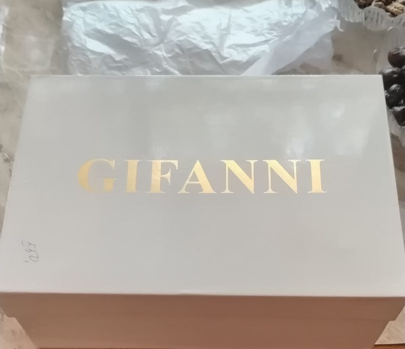 Женская обувь. GIFANNI, 40 размер.