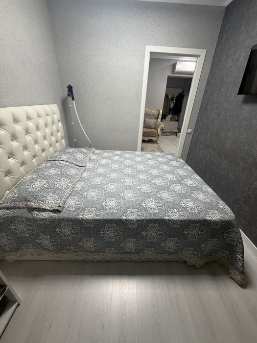 Продам покрывало с наволочками