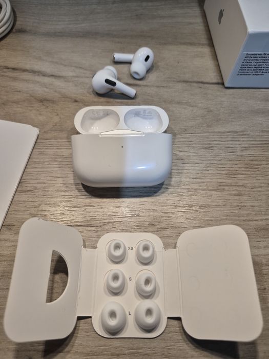 Vând Căști Apple AirPods Pro (generația a 2-a)
