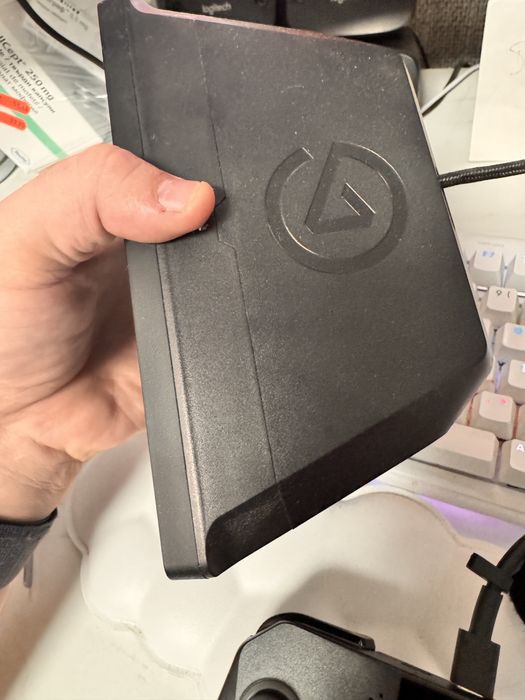 Продавам Stream Deck XL | Възможен коментар по цената!