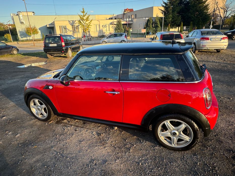 Автомобил Mini Cooper