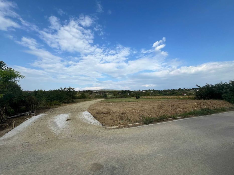 Teren Barnova Manastire si Todirel intravilan, cu utilitati,si in rate