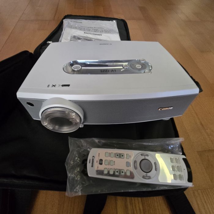 Proiector Canon LV-7225 K nou Stare Nou
