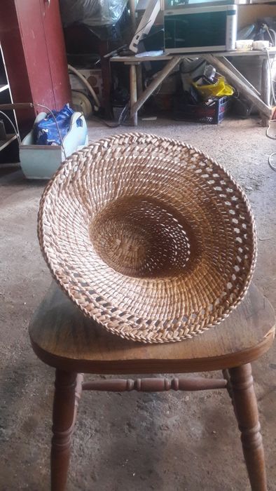 Pălărue de stuf autentică