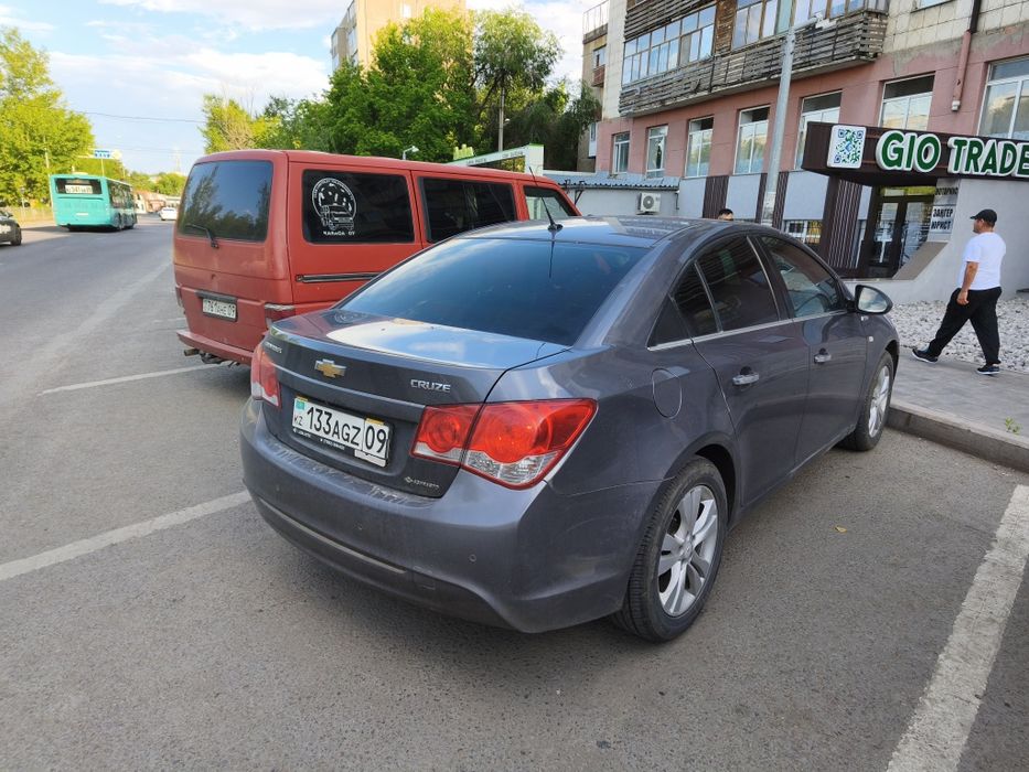 Шевроле Круз продам
