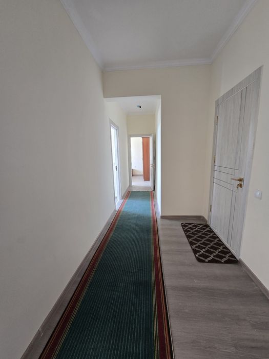 Qorasuvda Ijaraga uy bor. Agentsva yuq. uzoq muddatga. Zalog 250$