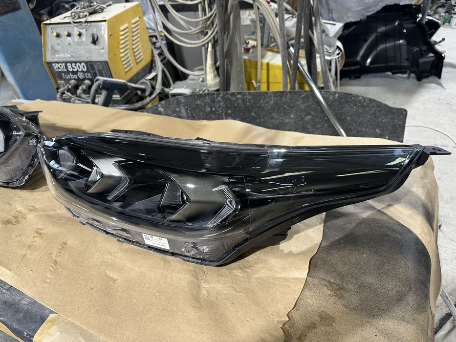 Kia Ceed Л и Д фар