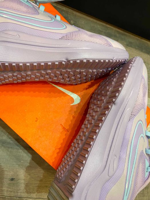 Дамски маратонки NIKE COSMIC RUNNER
