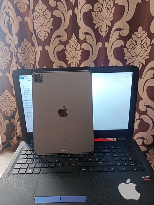 Vând  sau schimb tabletă IPad cu iPhone 13 14,15,16 Pro Max